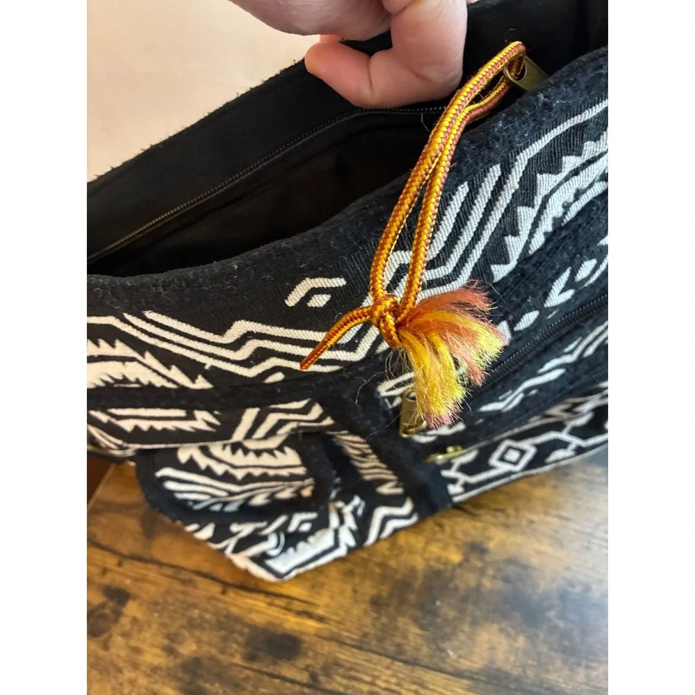 Black & White Aztec Crossbody Bag - Unbranded